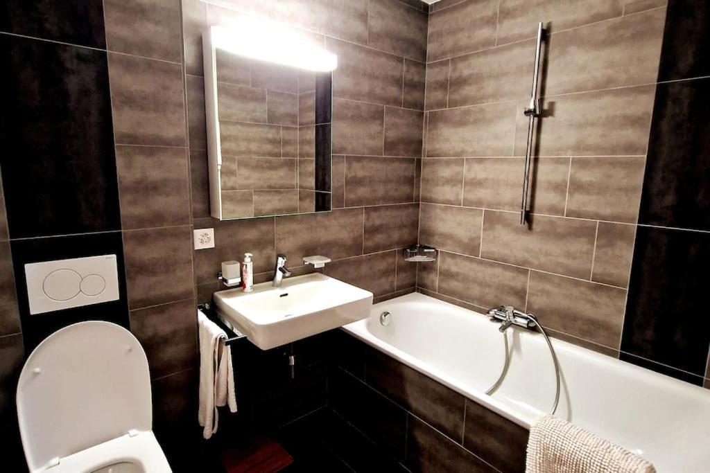 Superbe Appartement Champex-Lac Avec Piscine Et Sauna Bagian luar foto