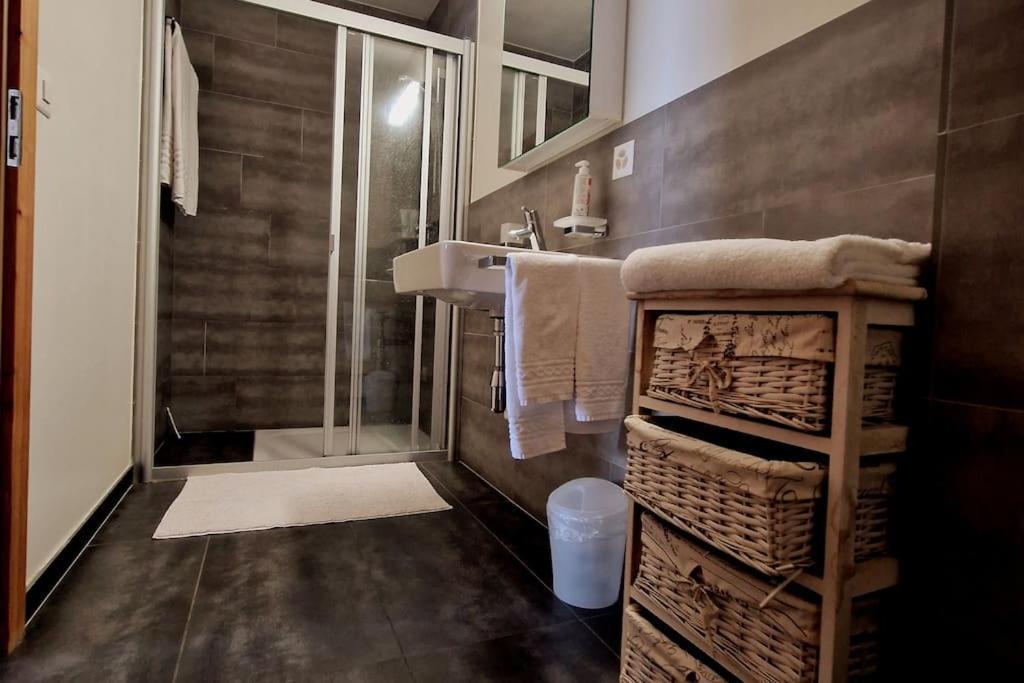 Superbe Appartement Champex-Lac Avec Piscine Et Sauna Bagian luar foto