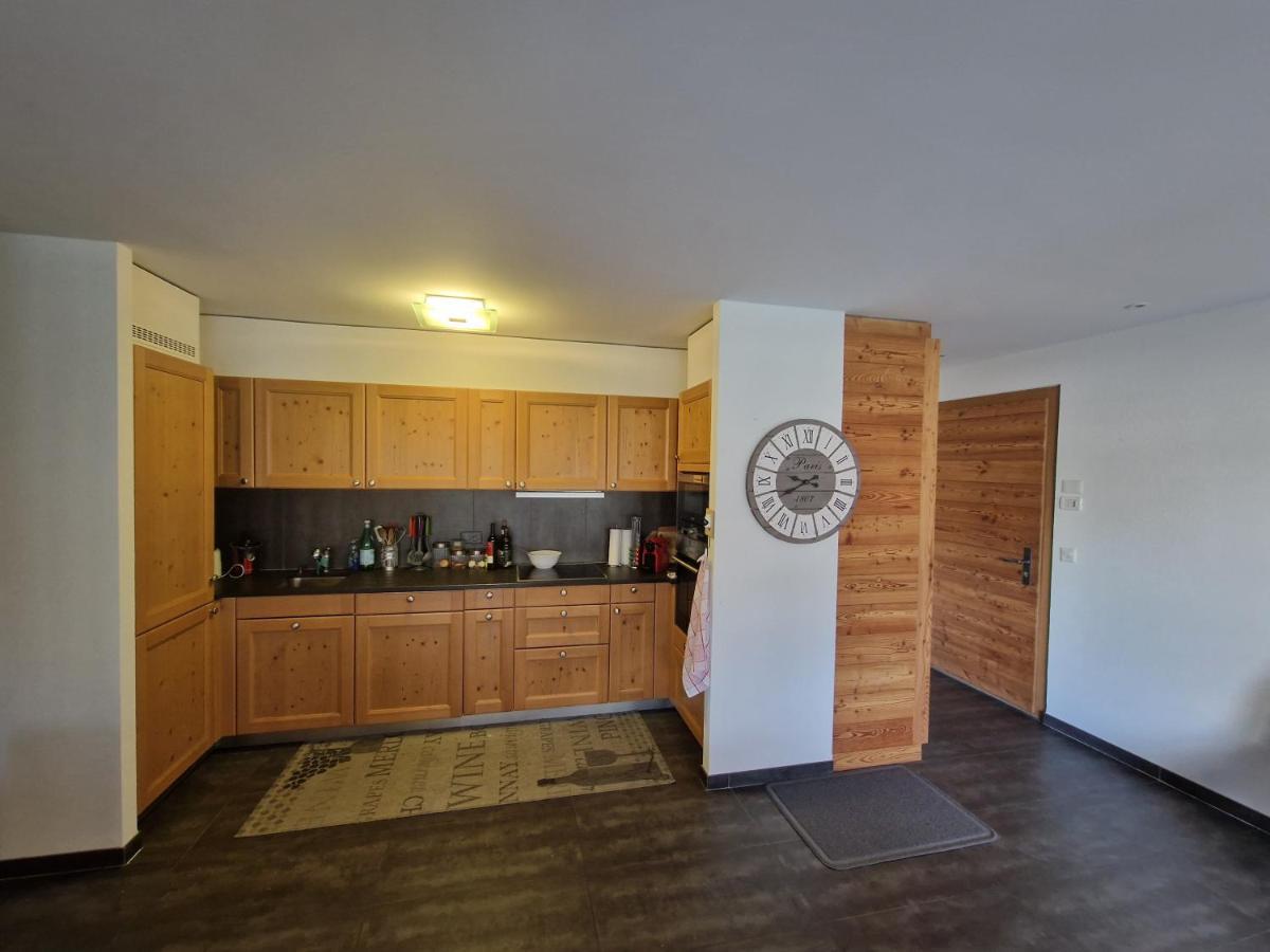 Superbe Appartement Champex-Lac Avec Piscine Et Sauna Bagian luar foto